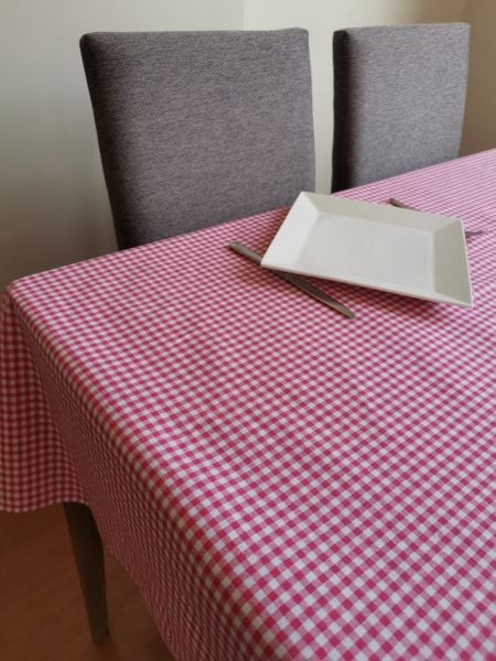 Masa Örtüsü, Kareli Pembe*