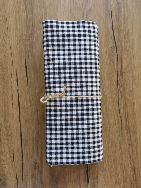 Masa Örtüsü, Kareli Siyah